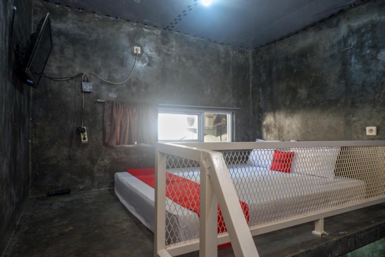 Reddoorz Near Jumbo Mall Sragen Exterior photo